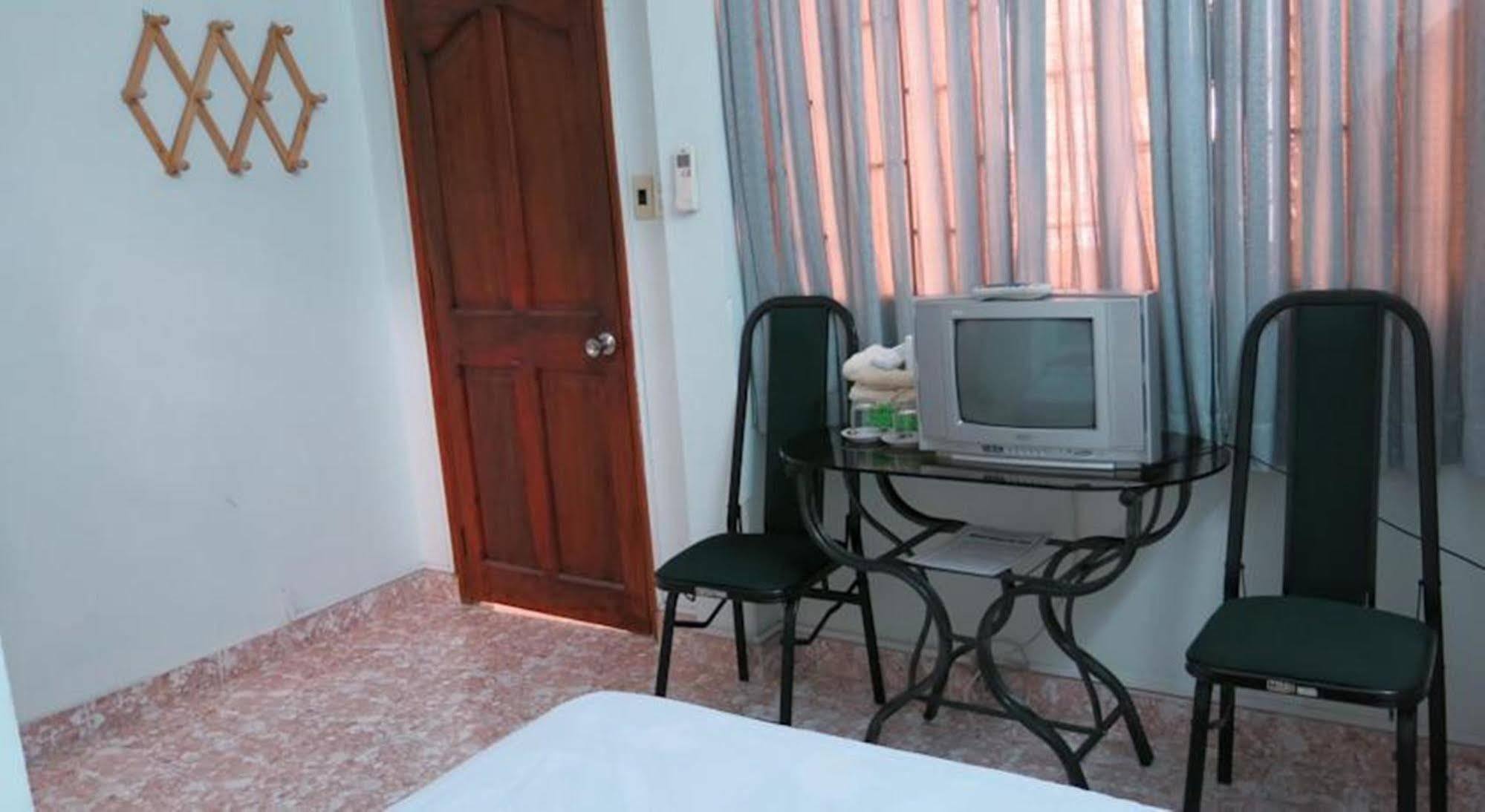 Banana Leaf Hotel Хошимін Екстер'єр фото